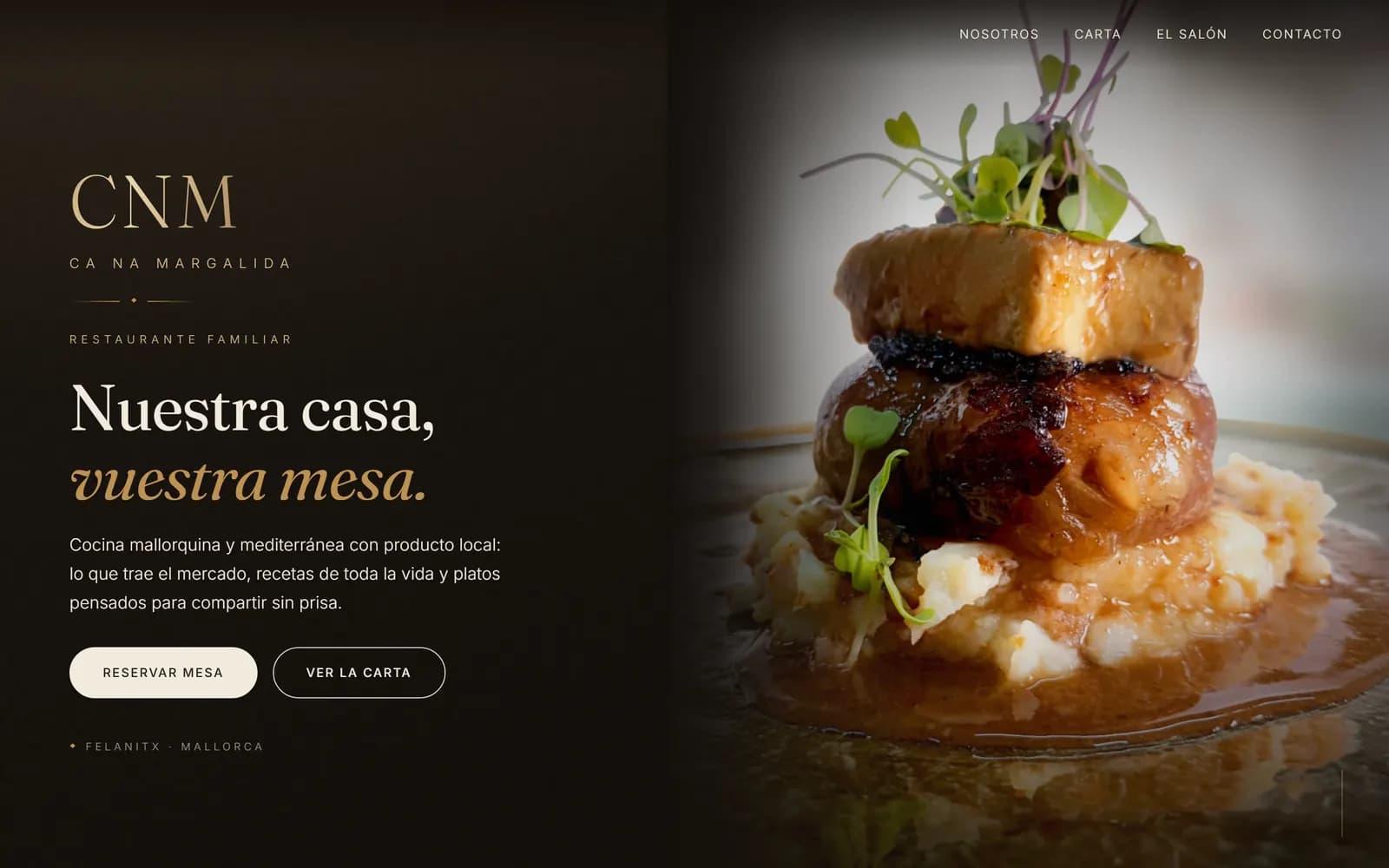 Captura de escritorio de canamargalida.com: portada del restaurante con fotografía de plato y botones de reserva y carta